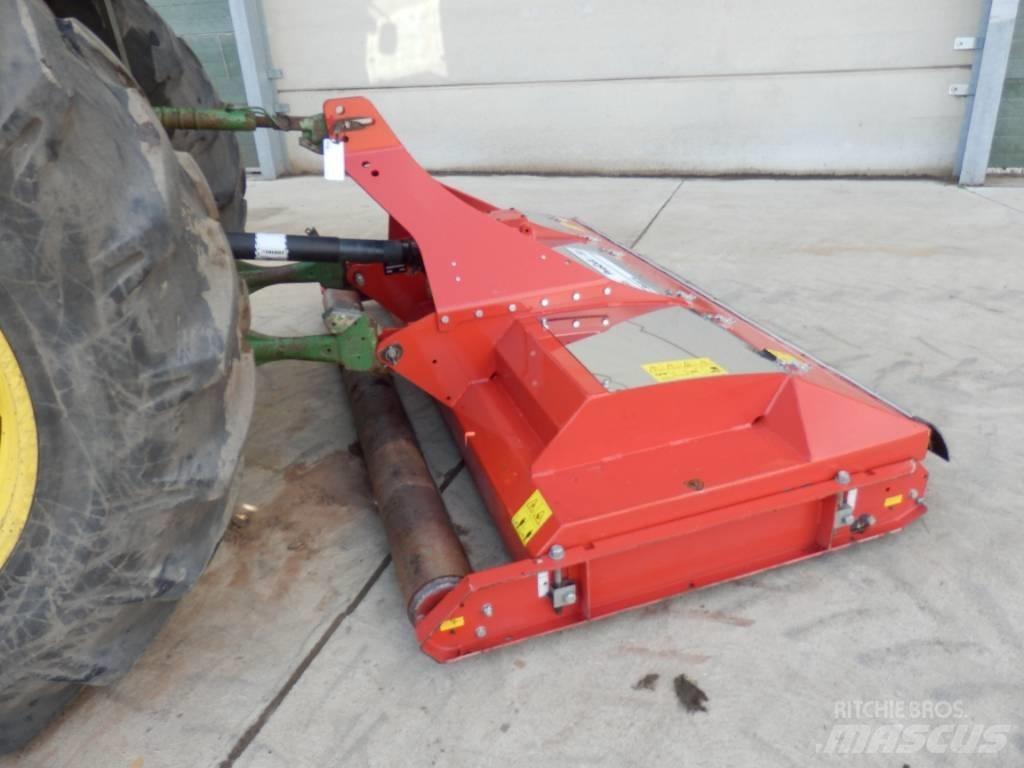 Trimax Snake Χορτοκοπτικά επιβίβασης και έλξης