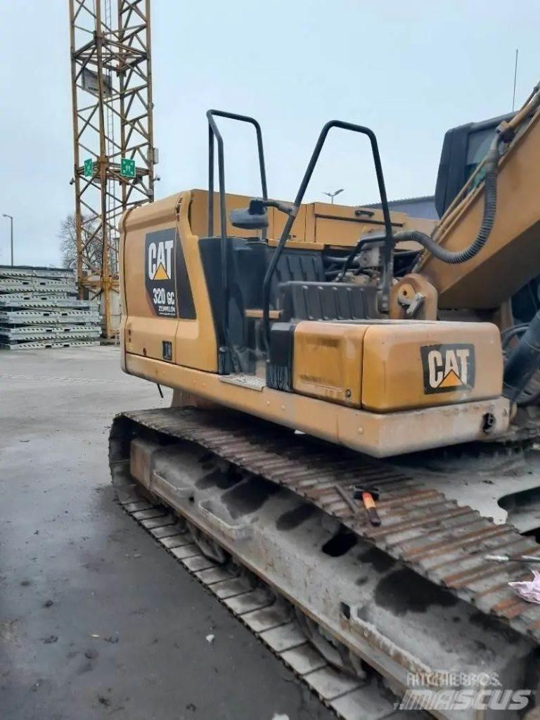 CAT 320 Εκσκαφείς με ερπύστριες