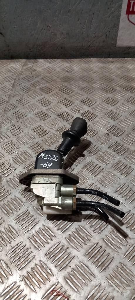 MAN TGA  81523156171 Καμπίνες και εσωτερικό
