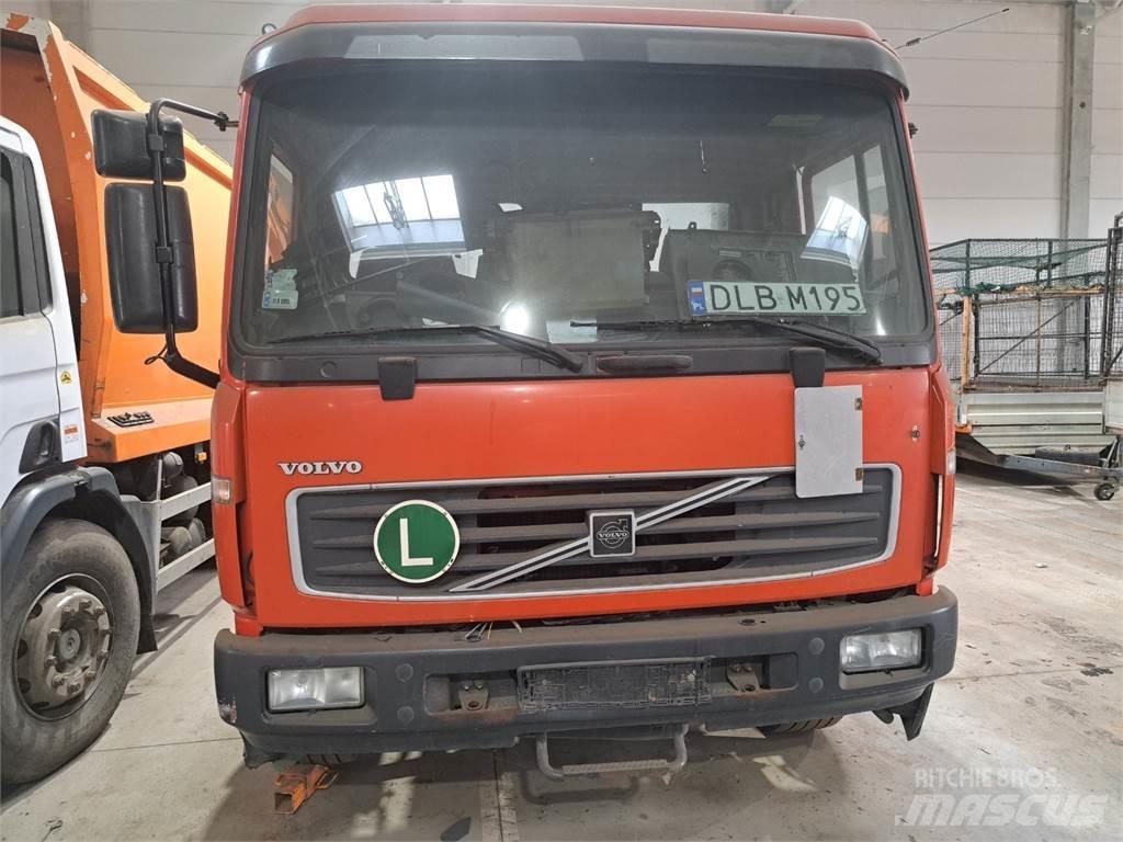 Volvo FL6 220 Τράκτορες