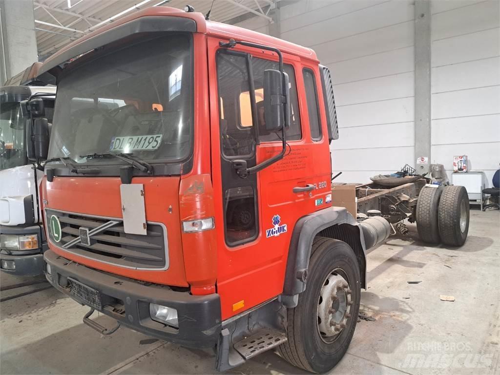 Volvo FL6 220 Τράκτορες