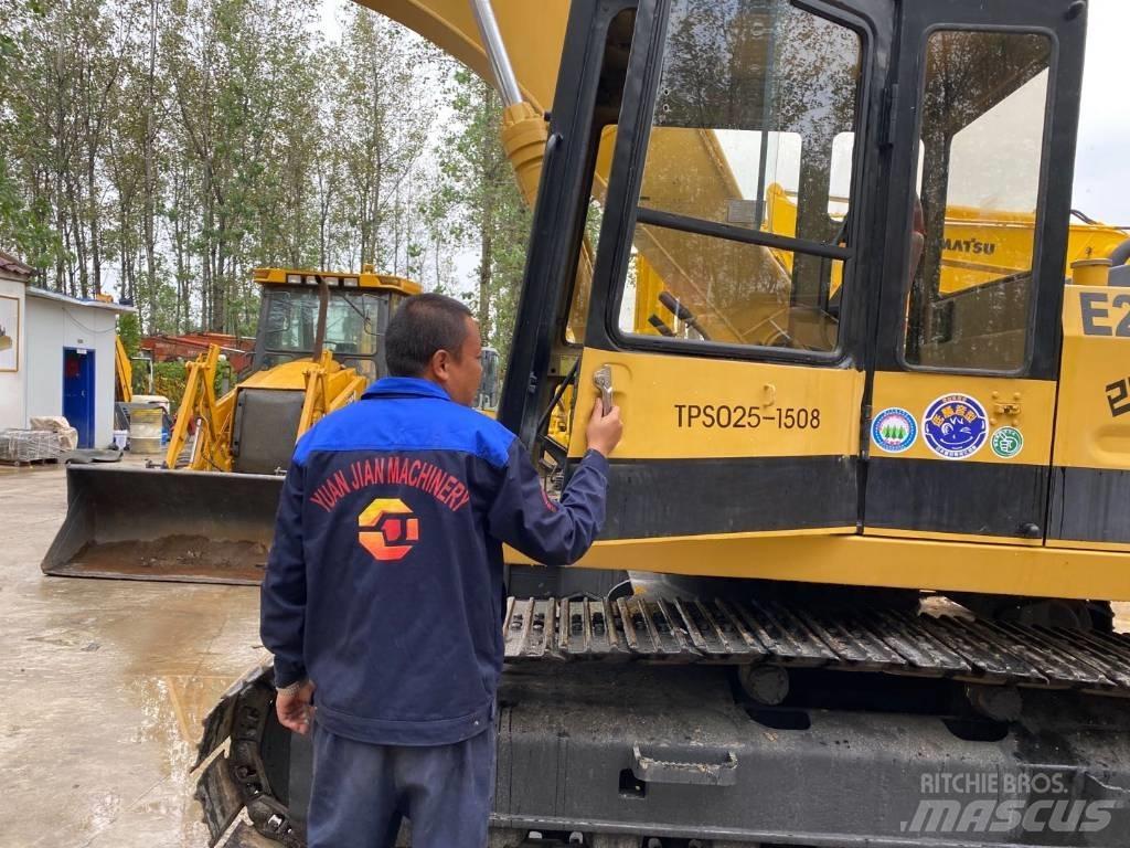 CAT E 200 B Εκσκαφείς με ερπύστριες