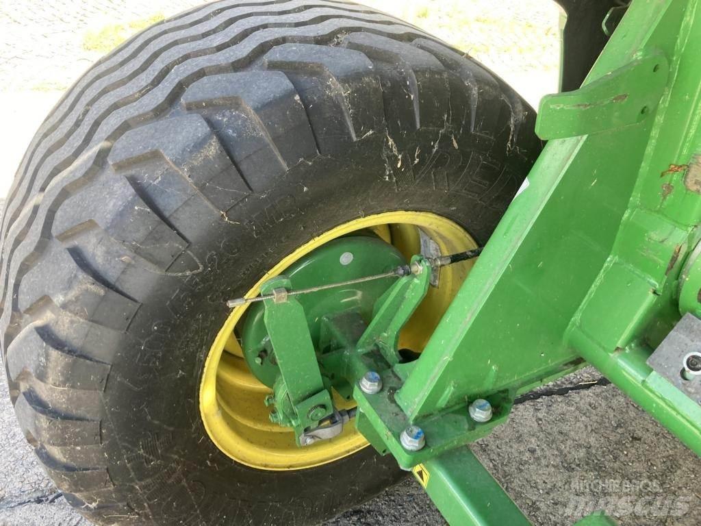 John Deere V461M Πρέσες κυλινδρικών δεμάτων