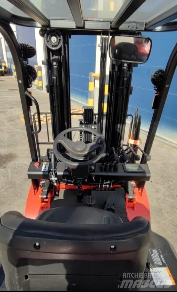 EP EQUIPMENT EFL302 Ηλεκτρικά περονοφόρα ανυψωτικά κλαρκ