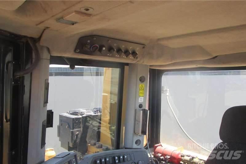 CAT D9T Μπουλντόζες με ερπύστριες