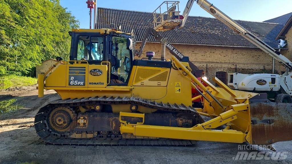 Komatsu D65PX-17 Μπουλντόζες με ερπύστριες