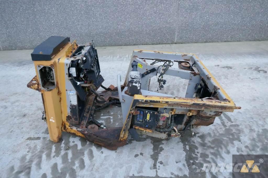 CAT 220-2800 Καμπίνες και εσωτερικό