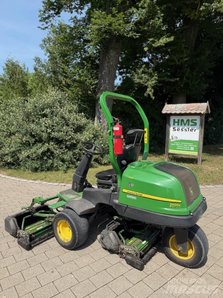 John Deere 2500 E Χορτοκοπτικά γηπέδων με γκαζόν
