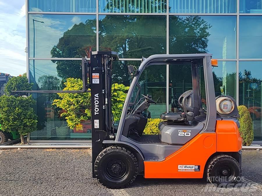Toyota 02-8FGF20 Περονοφόρα ανυψωτικά κλαρκ με φυσικό αέριο LPG