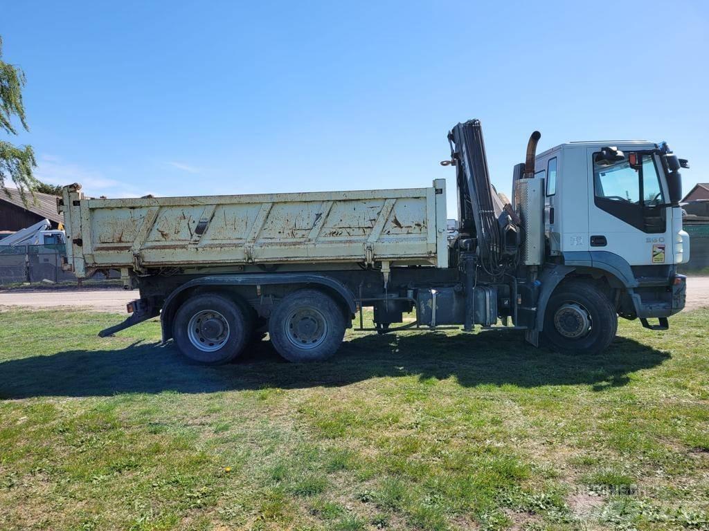 Iveco Trakker 360 Φορτηγά με Γερανό