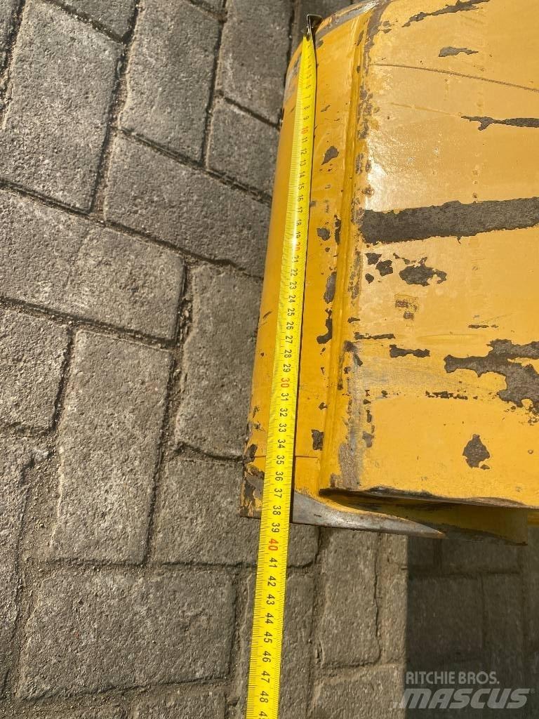 CAT Overslag arm Εκσκαφείς
