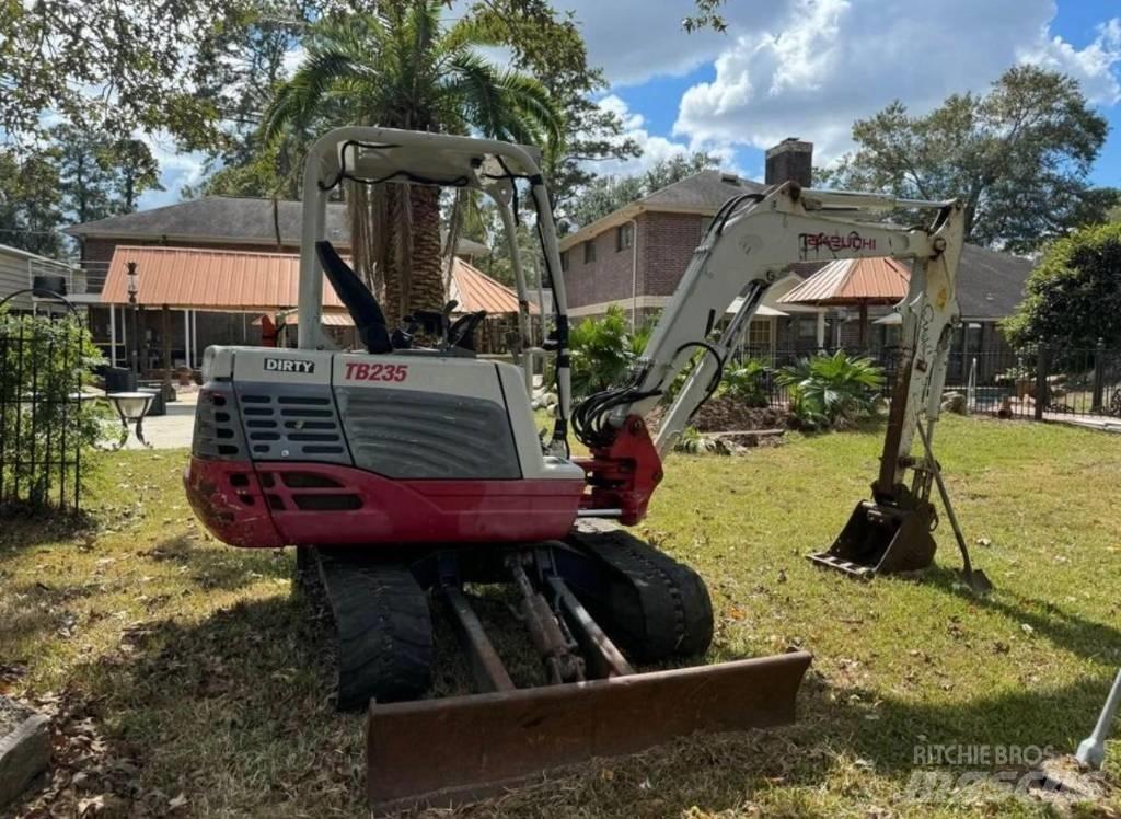 TAKEUCHI TB235 Εκσκαφείς με ερπύστριες