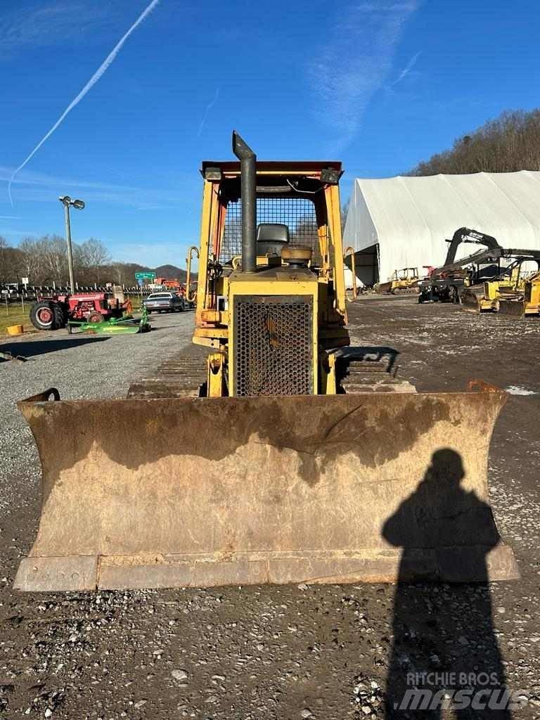 CAT D5C Μπουλντόζες με ερπύστριες