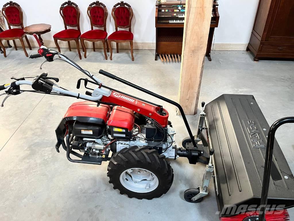 Emaq MAK 18 Σκούπες