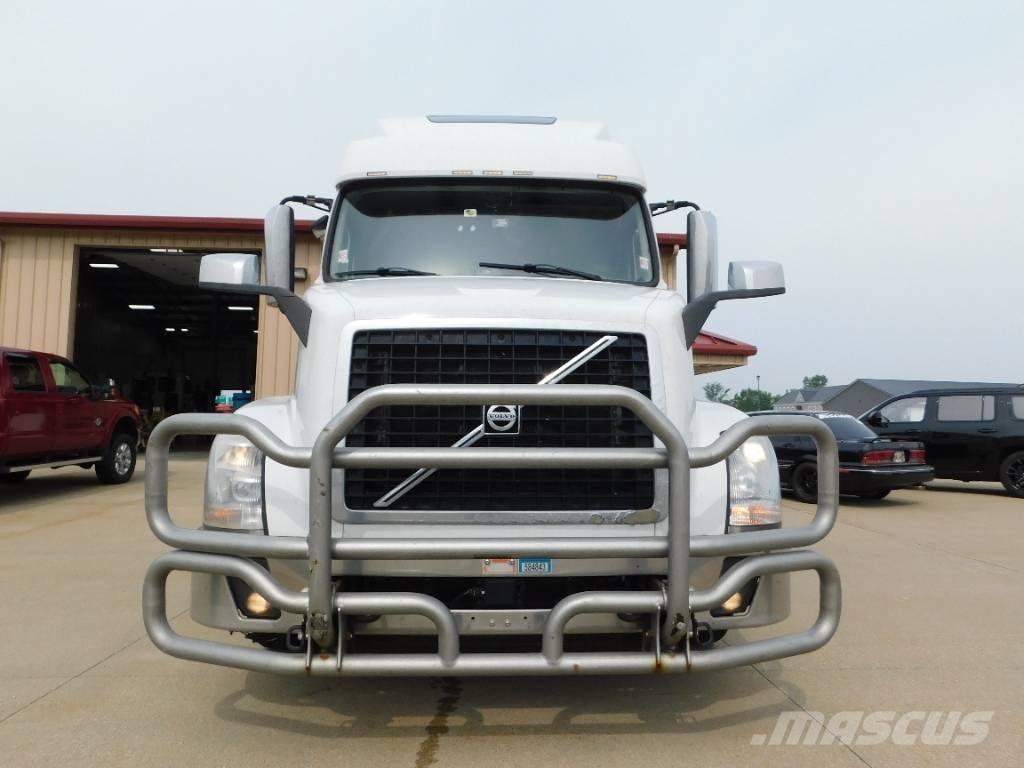 Volvo VNL Τράκτορες
