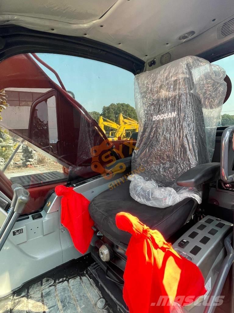 Doosan DX 225 LC Εκσκαφείς με ερπύστριες