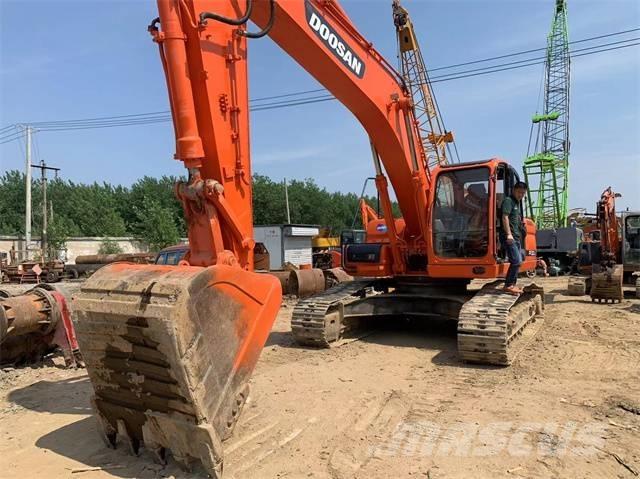 Doosan DX300 Εκσκαφείς με ερπύστριες