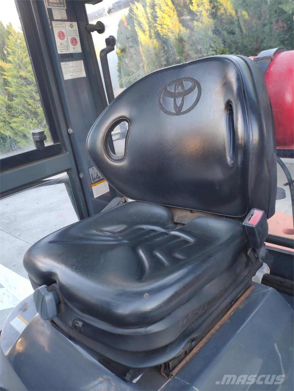 Toyota 7FGF25 Περονοφόρα ανυψωτικά κλαρκ με φυσικό αέριο LPG