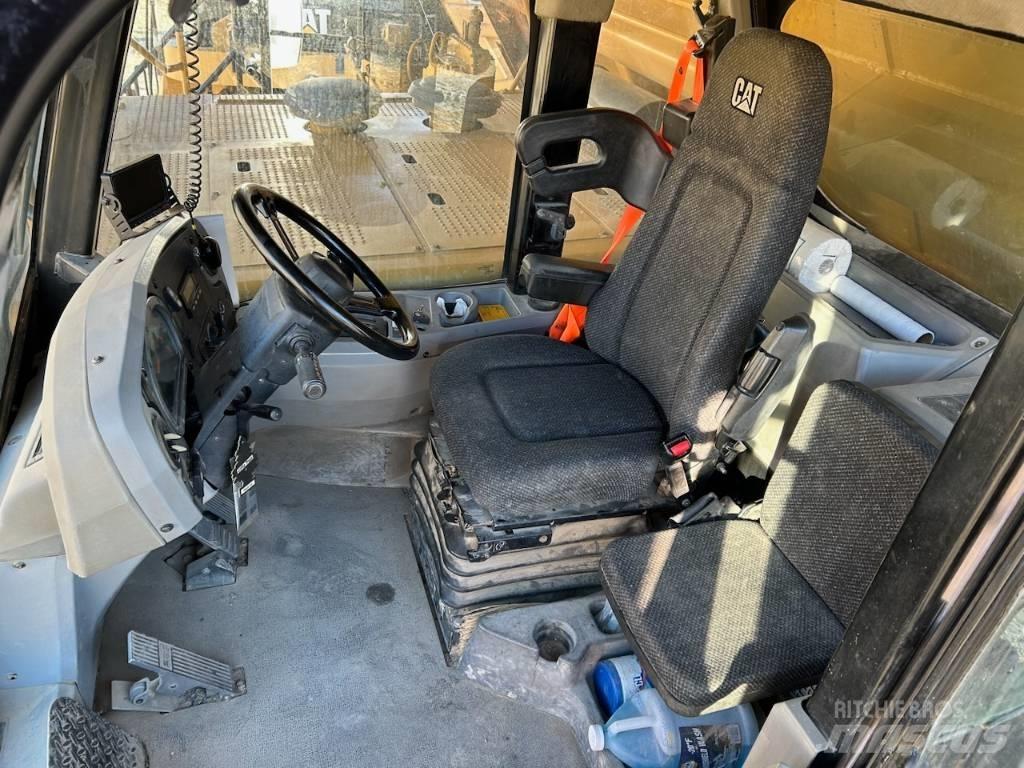 CAT 777F Σπαστό Dump Truck ADT
