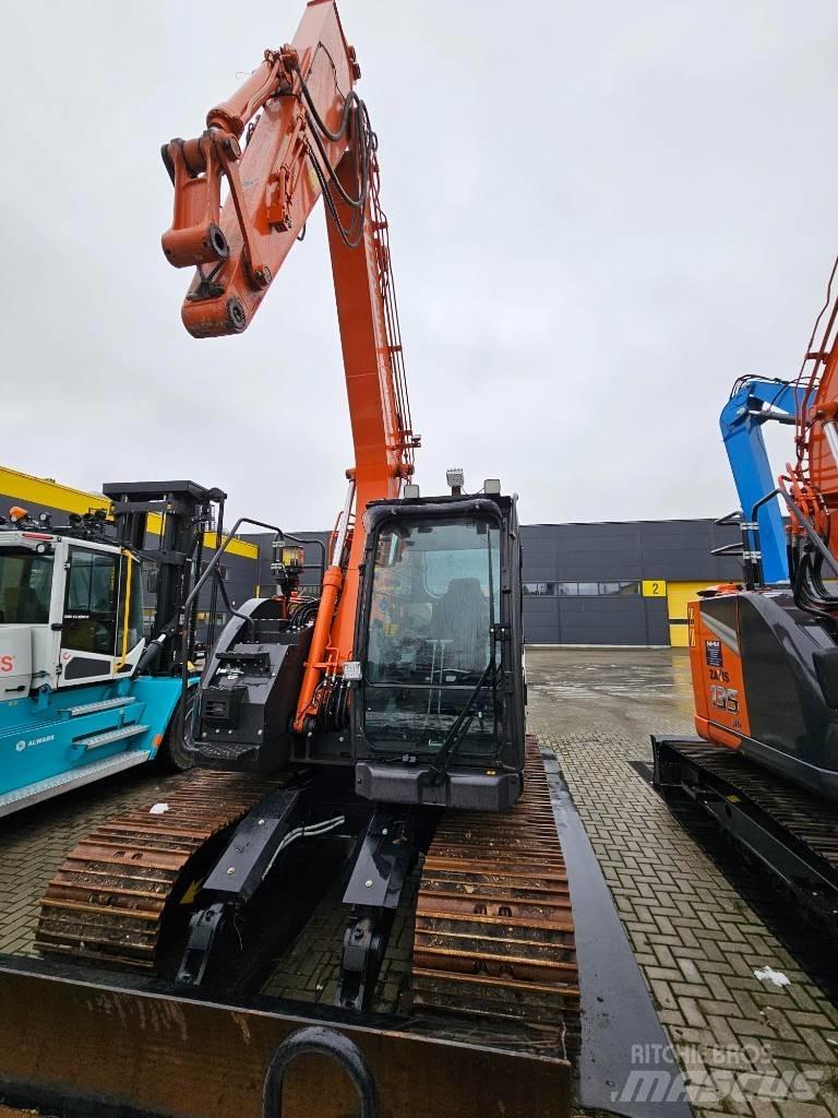 Hitachi ZX 135 US-7 Εκσκαφείς με ερπύστριες