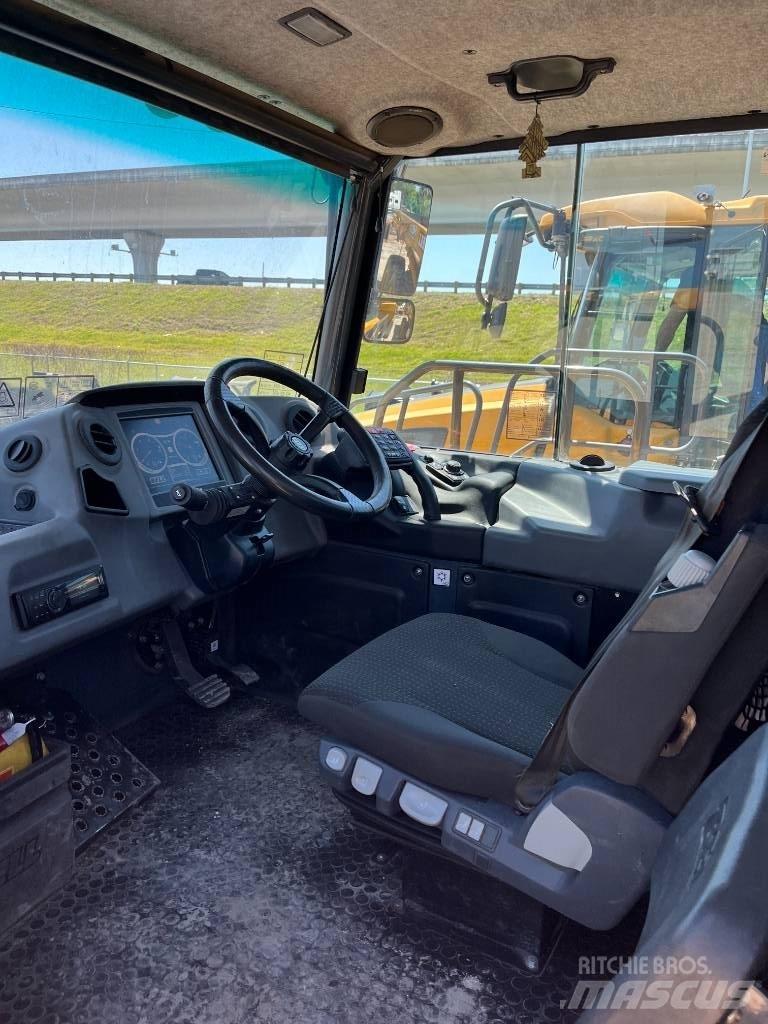 Bell B30E Σπαστό Dump Truck ADT