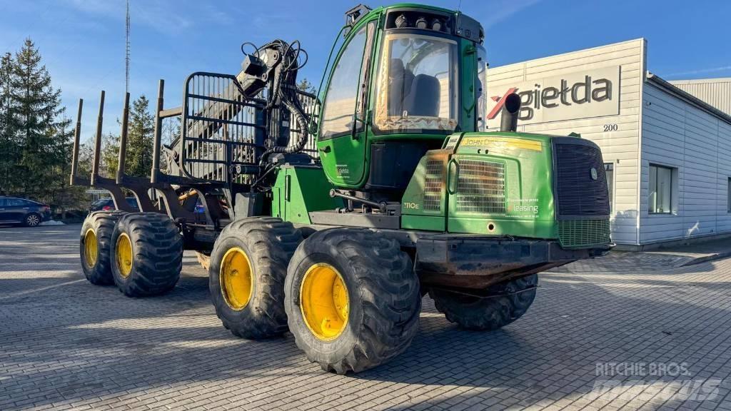 John Deere 1110 E Μεταφορείς ξυλείας