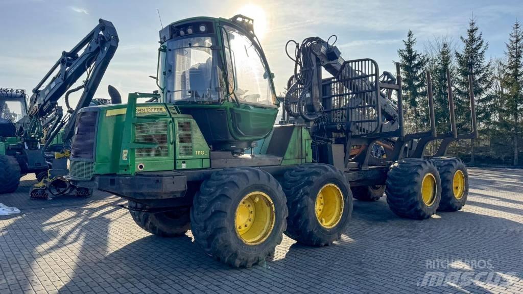 John Deere 1110 E Μεταφορείς ξυλείας