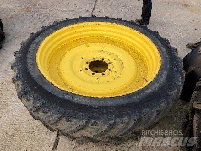  300/95R46 Ελαστικά και ζάντες