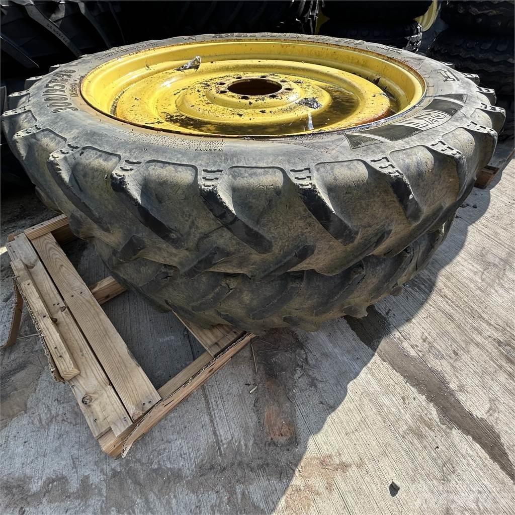  300/95R46 Ελαστικά και ζάντες