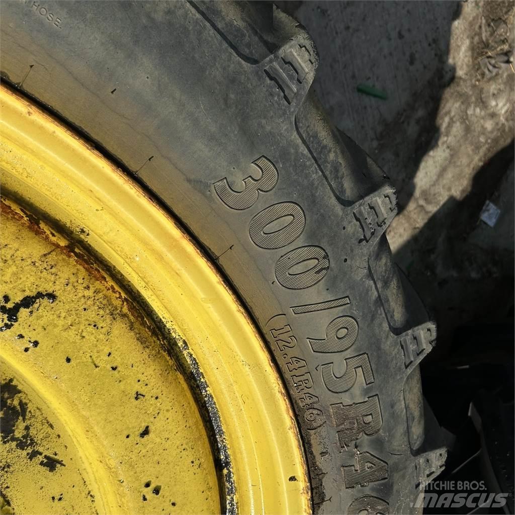  300/95R46 Ελαστικά και ζάντες