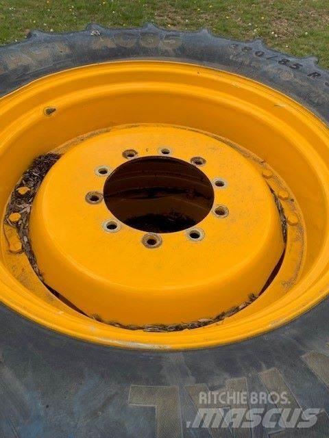  380/85R34 Ελαστικά και ζάντες