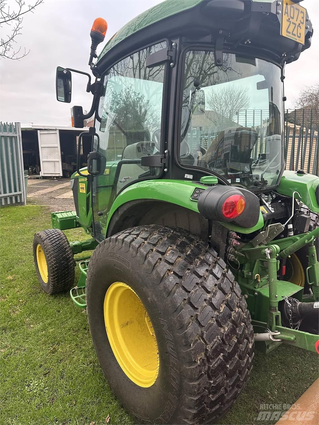 John Deere 4066R Τρακτέρ μικρών διαστάσεων