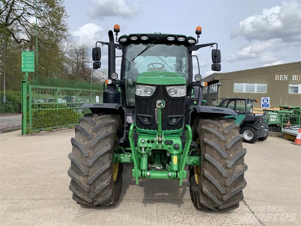 John Deere 6215R Τρακτέρ