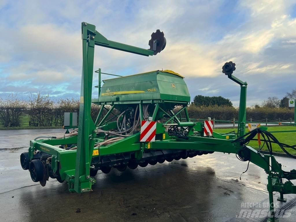 John Deere 750A Σπορείς