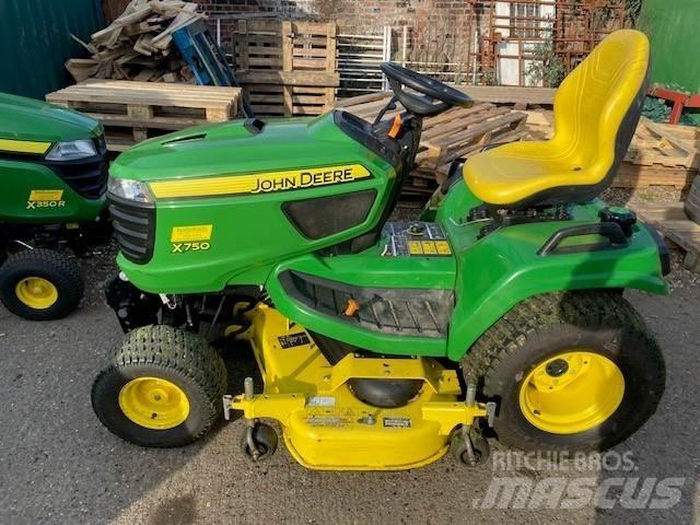 John Deere X750 Τρακτέρ