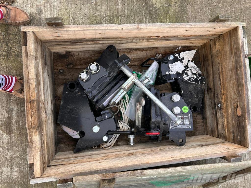 McConnel BRACKETS Συστήματα τηλεχειρισμού για τη γεωργία