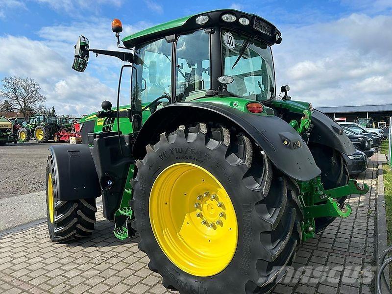 John Deere 6215R Τρακτέρ