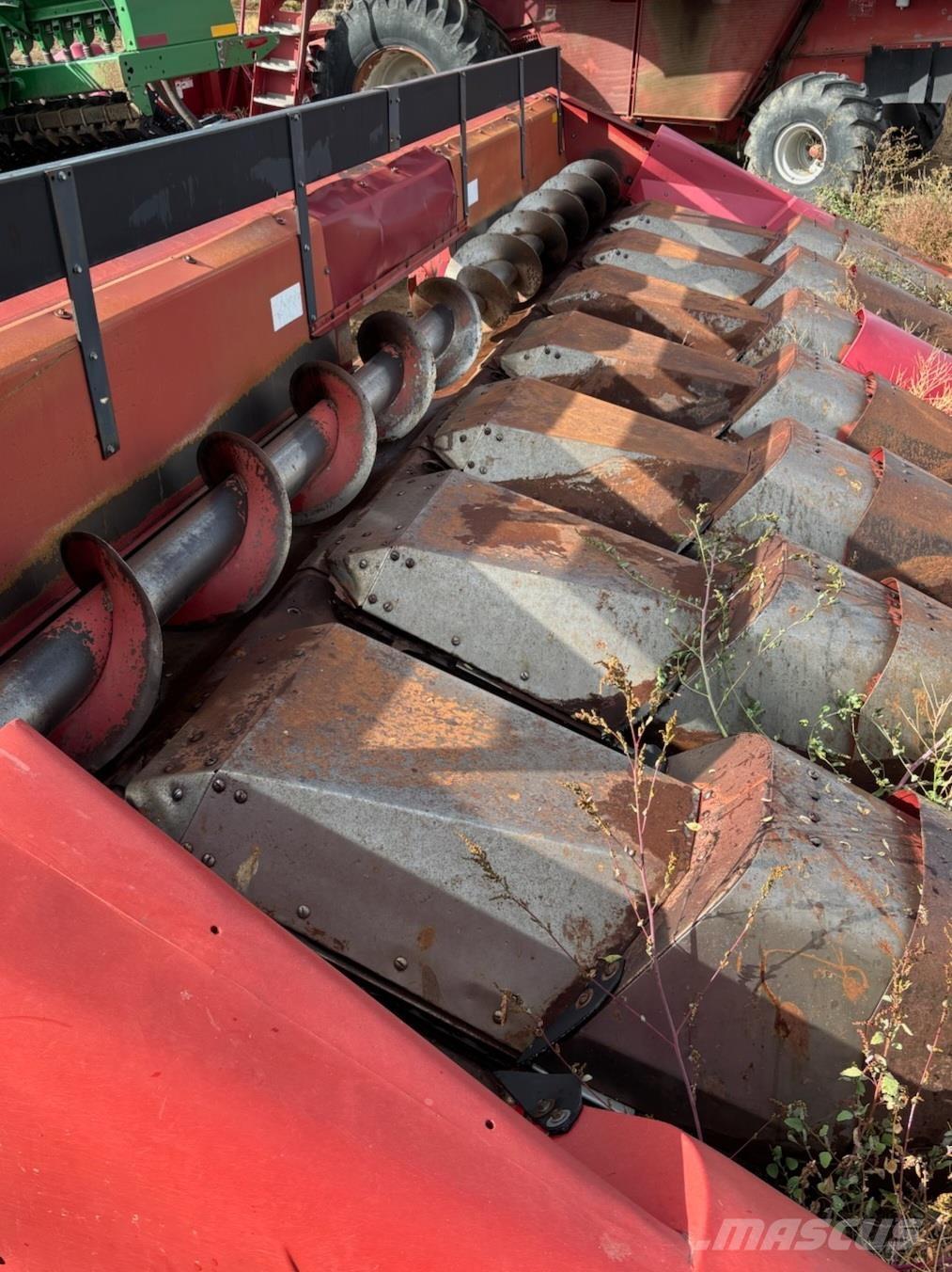 Case IH 1083 Θεριζοαλωνιστικές μηχανές