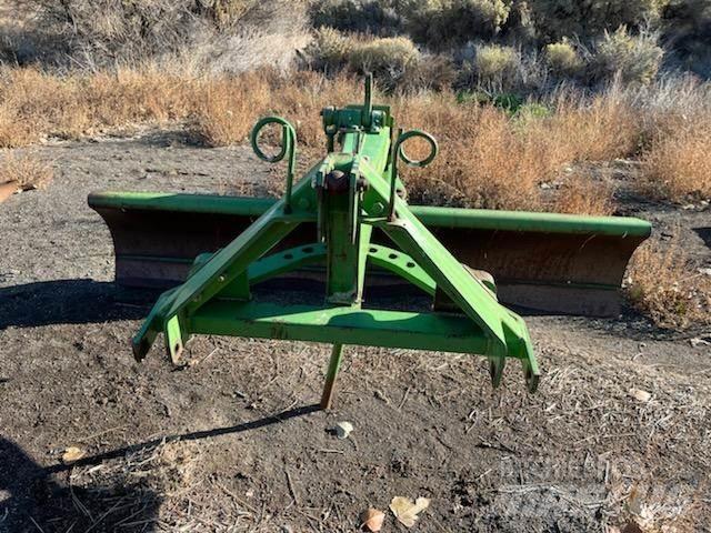 John Deere  Επιπεδωτήρες χωραφιών
