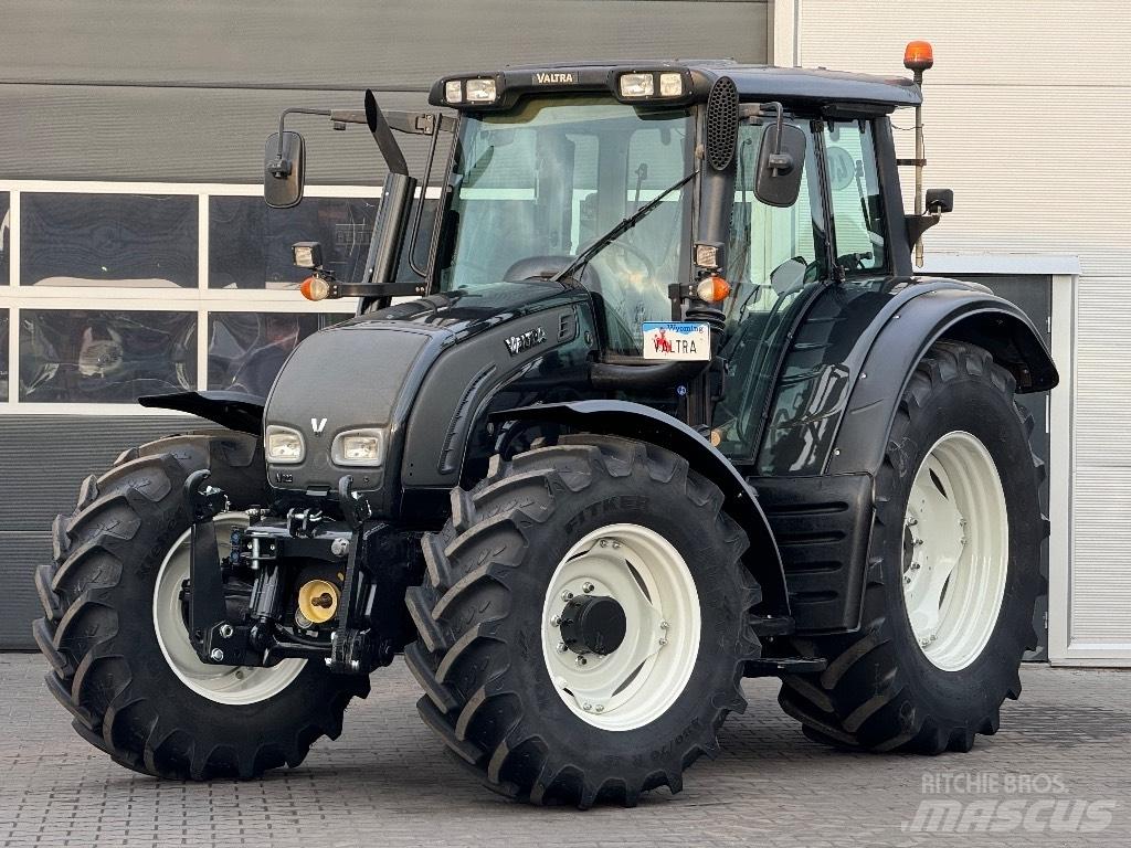 Valtra N 122 V Τρακτέρ