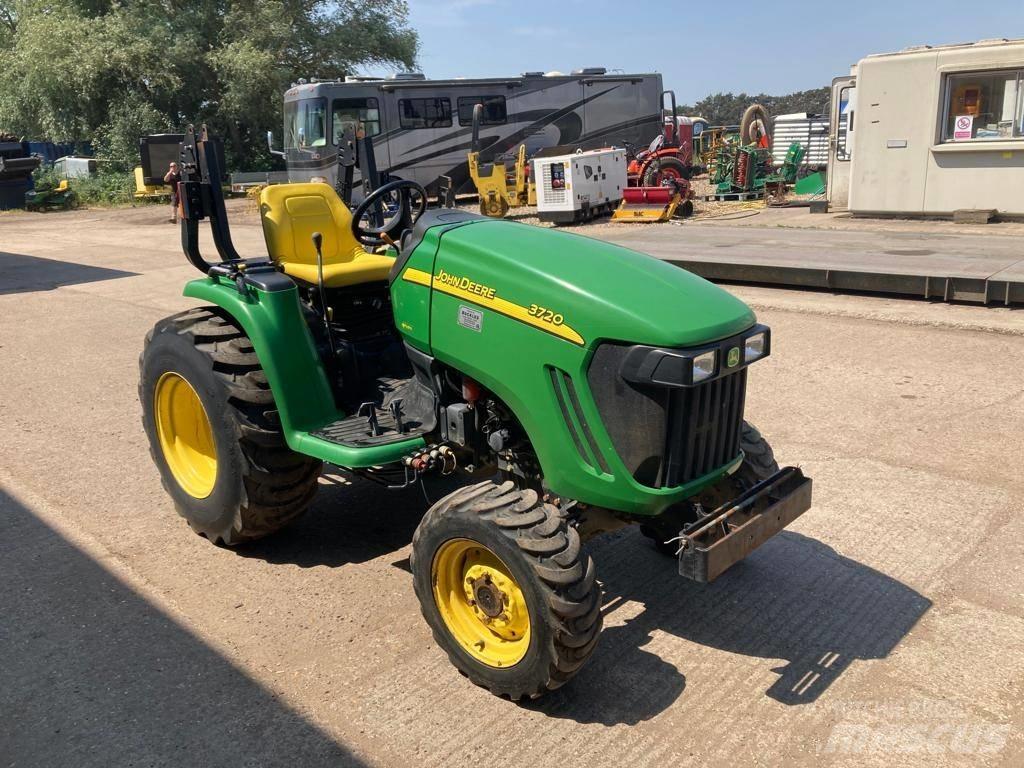 John Deere 3720 Τρακτέρ