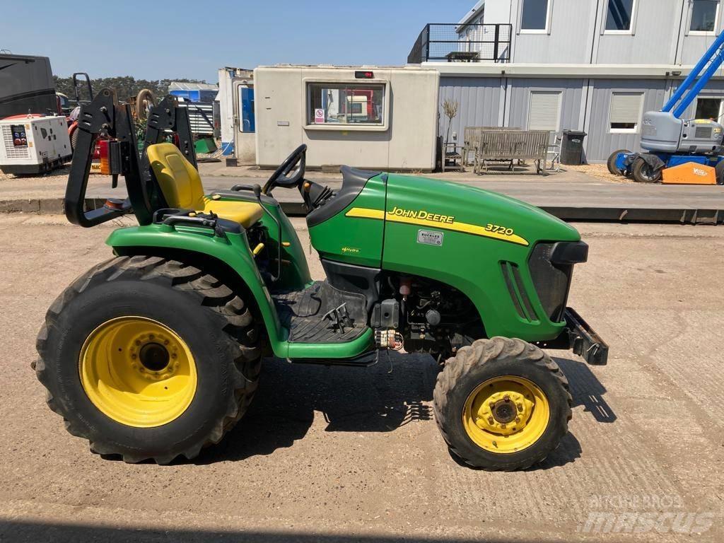 John Deere 3720 Τρακτέρ
