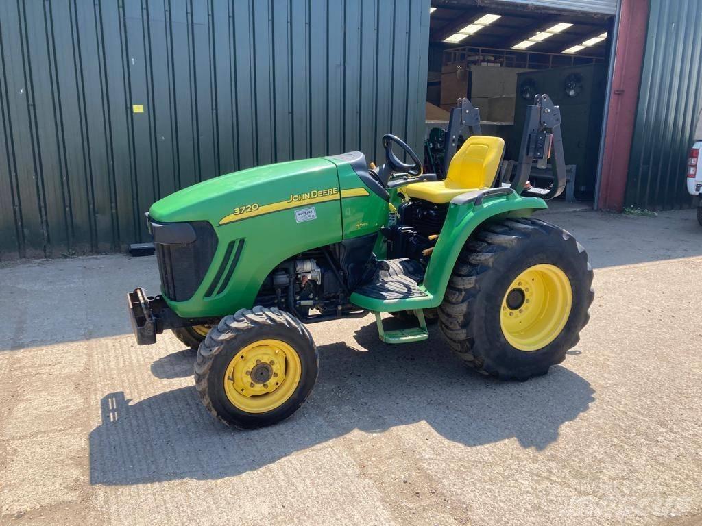 John Deere 3720 Τρακτέρ