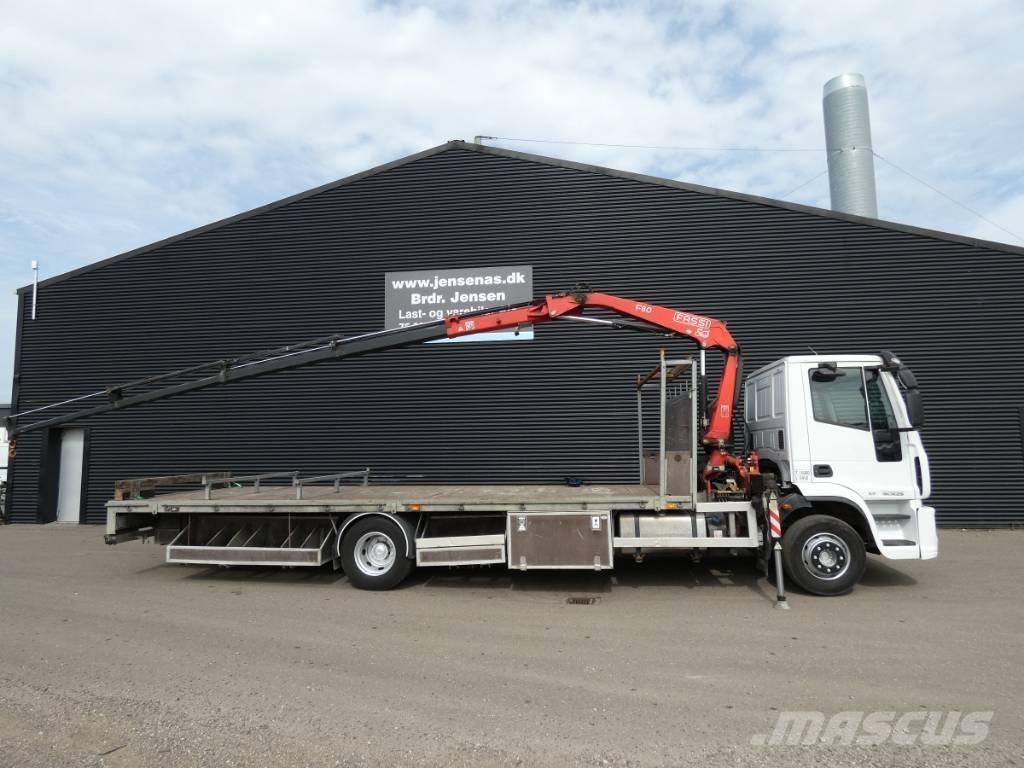 Iveco 150E 25 Φορτηγά με Γερανό