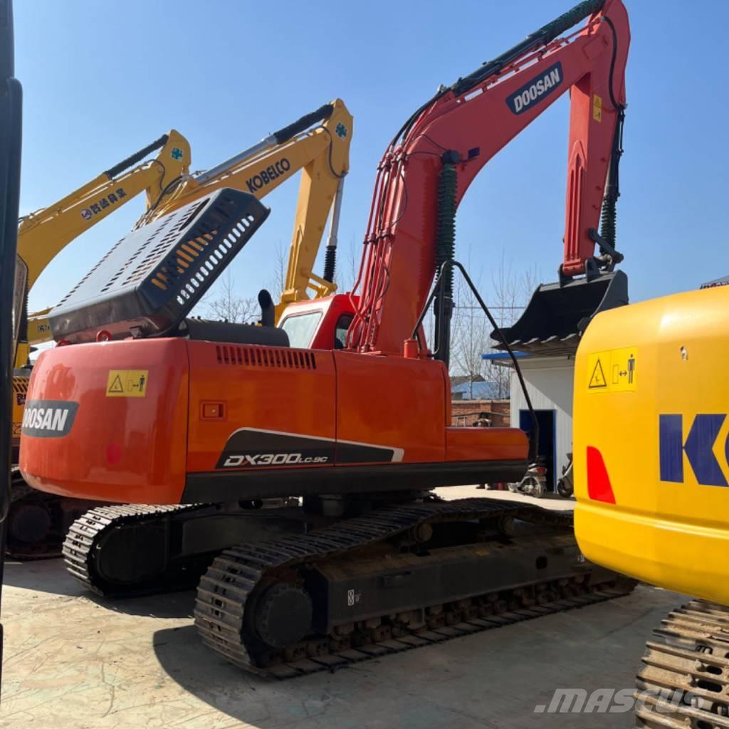 Doosan DX 300 Εκσκαφείς με ερπύστριες