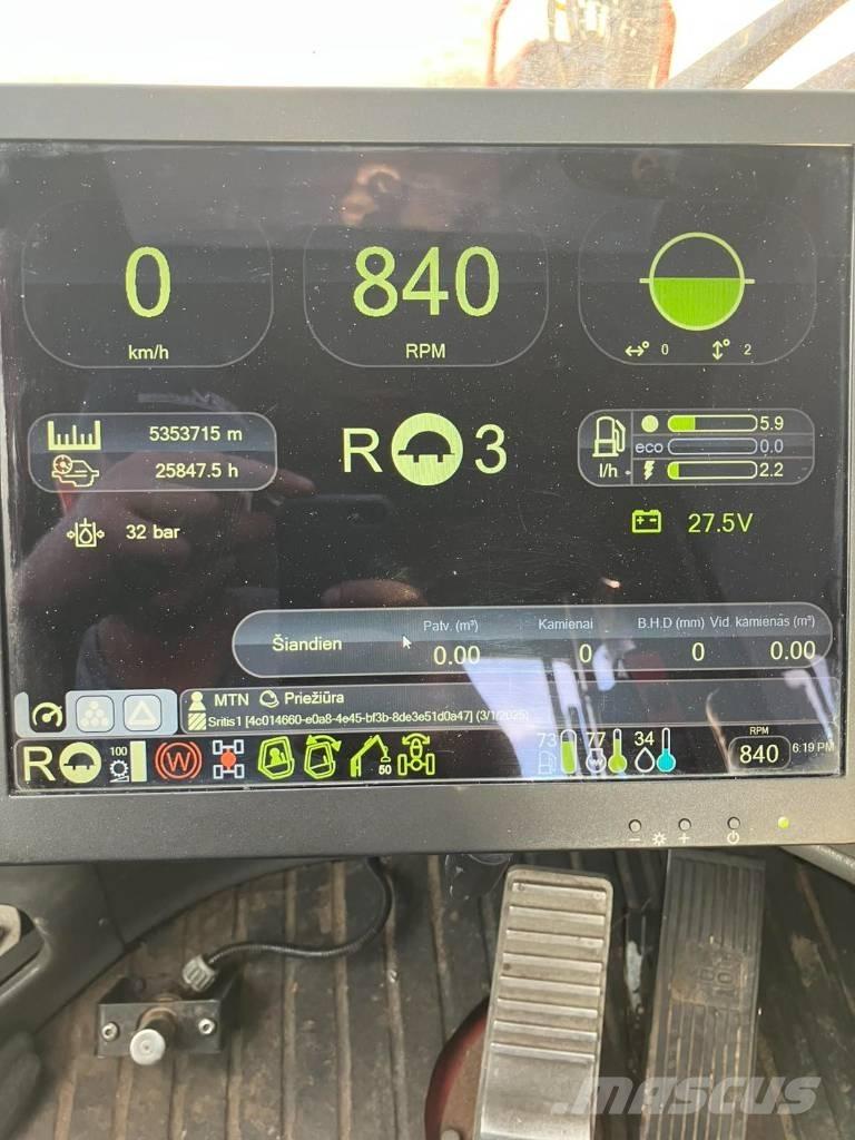 Komatsu 911.4 Θεριζοαλωνιστικές μηχανές