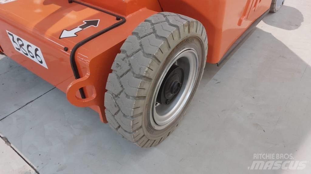 JLG E 400 AJPN Ανυψωτήρες με αρθρωτό βραχίονα