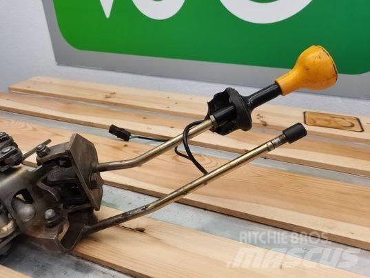 JCB 537-125 joystick Καμπίνες και εσωτερικό