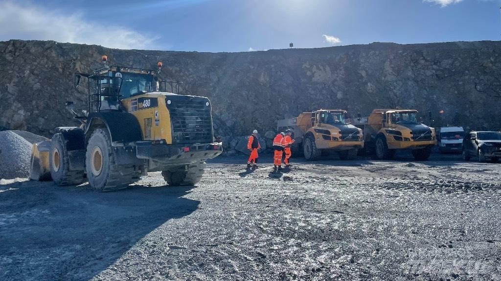 Komatsu WA480 Φορτωτές με λάστιχα (Τροχοφόροι)