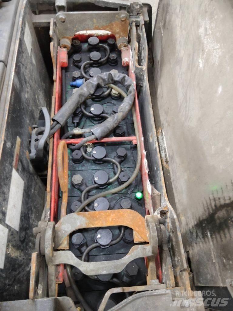 Linde D12P Παλετοφόρα πεζού χειριστή με ιστό
